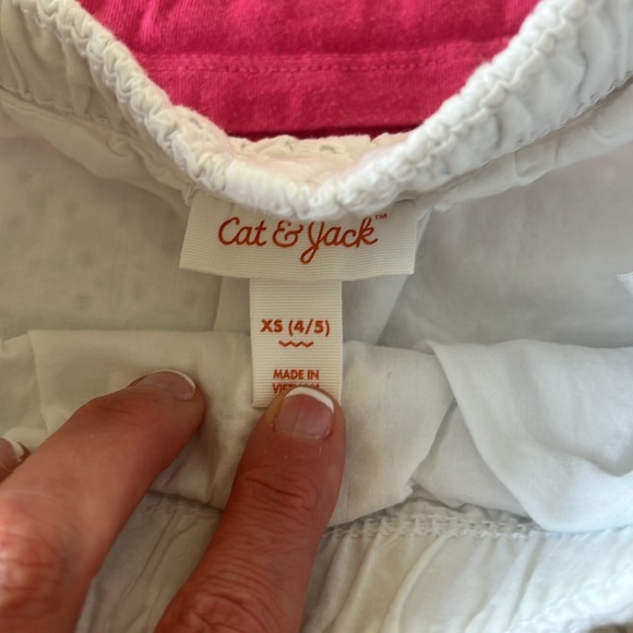 Pink top and white shorts set - Picture 3 of 4